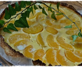 Persikopaj med krämig citronfyllning