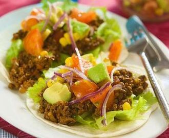 Vegetariska tacos med avokadosallad