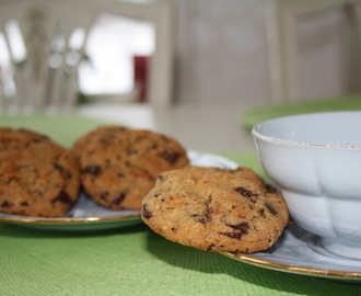 Alla hjärtans dag! Allt man kan göra med cookies, cookies som de är, cookiessandwich och en enkel smaskig chokladsås att ringla över glassen och varför inte en cookie till?