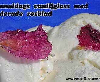 Gammaldags vaniljglass med kanderade rosenblad