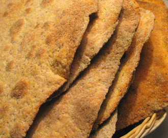 Knäckebröd med sesam och kryddor
