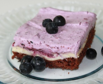 Fredagsbullen: Browniecheesecake med blåbärsgrädde