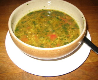 Indisk linssoppa med spenat