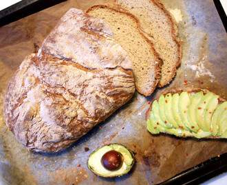 Glutenfritt bröd på bovete- och durramjöl