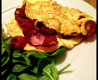 Omelett med bacon och tomater