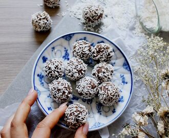Homemade Swedish Chocolate Balls - Vegan & Sugar Free