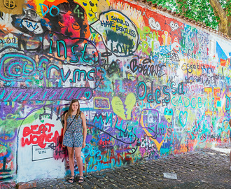 Tjeckien- Promenad förbi John Lennons vägg och över Karlsbron