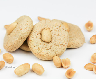 Soft Vanilla Peanut Cookies