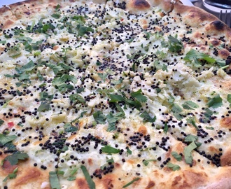 Skördetid - Pizza med blomkål, koriander och vallmofrö, 3 st