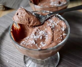 5-Ingredient Dairy-Free Chocolate Mousse Bas kokosgrädde