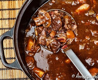 Köttgryta med rödvin Boeuf Bourguignon