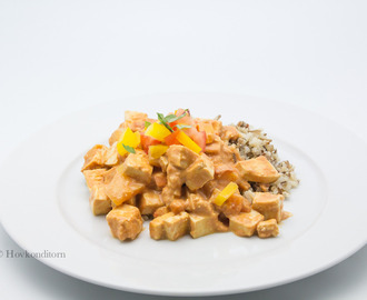 Tofu Stroganoff with tomato and bell pepper