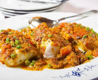 Spansk fiskrätt-Merluza en salsa de piñones