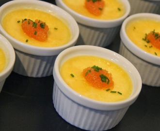 Västerbottenbrulée med löjrom och små fyllda crustader