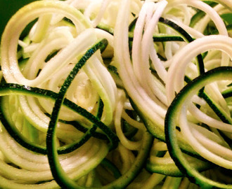 Zucchinispagetti LCHF