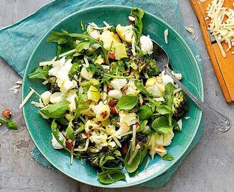 Ljummen ostsallad med bakad broccoli