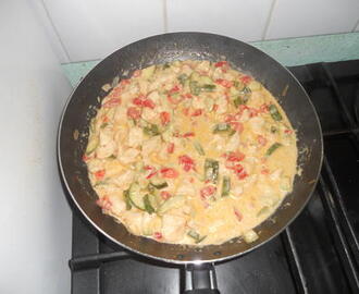 Kyckling med grön curry och råris