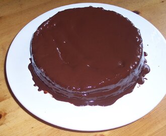 Chokladtårta med mörk choklad