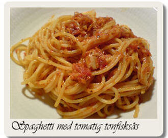 Spagetti med tomatig tonfisksås