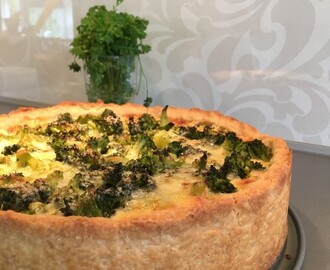 Kasslerpaj med ost och broccoli