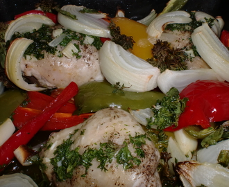Kyckling med vitlöks- och persiljesmör och rostad paprika