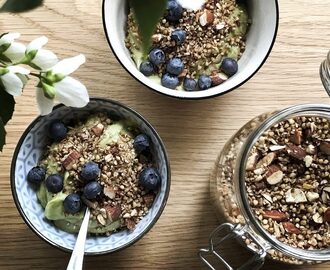 Green smoothie bowl for beginners.