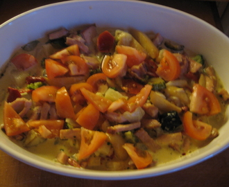 Kasslerwok med potatisklyftor och broccoli