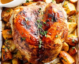 One Pan Juicy Herb Roasted Turkey & Potatoes With Gravy