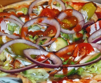 Snabb hemmagjord kebabpizza