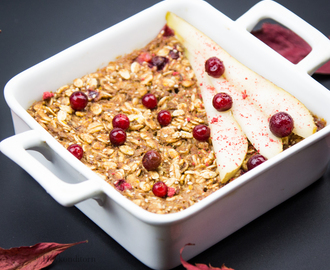 Baked Oatmeal with Pear and Lingonberry