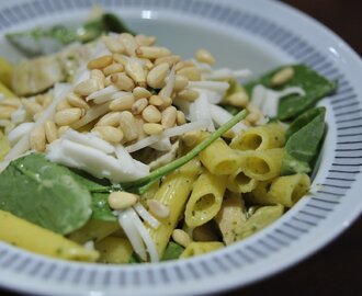 Kycklingpasta med pesto