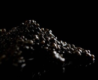 Blinier toppade med kaviar