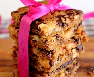 Godisrutor med choklad, fudge och jordnötter / Magic cookie bars