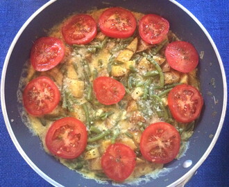 Frittata med haricots verts, potatis & tomat