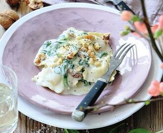 Ravioli med valnötter, gorgonzola och spenat