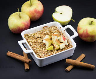Baked Oatmeal with Cinnamon and Apple