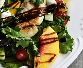 Grilled Chicken and Peach Salad Recipe