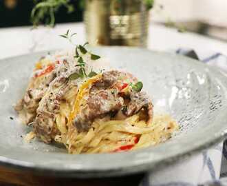 Krämig pasta med lövbiff och champinjoner