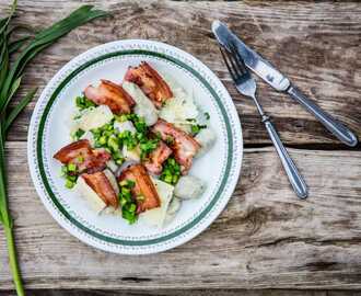 Gnocchi med skogslök, stekt fläsk och spritärtor