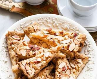 Almond Shortbread Cookies  Sally Vargas Mandelmördegskakor från Skottland