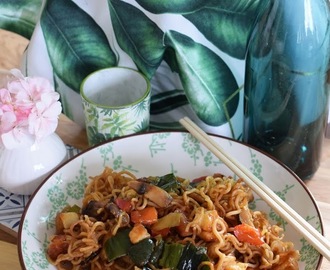 Vegetarisk wok med halloumi och grönsaker