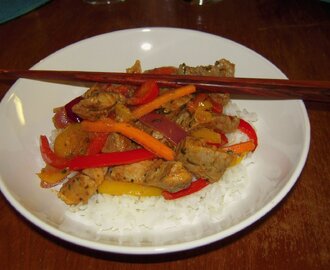 Thaiwook med röd curry