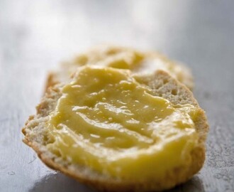 Engelska scones med lemoncurd