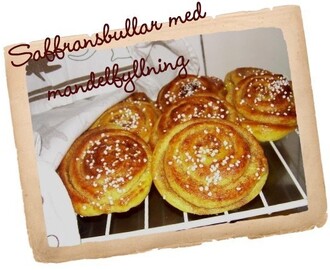 Saffransbullar med mandelfyllning