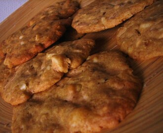 Cookies med macadamianötter & vit choklad