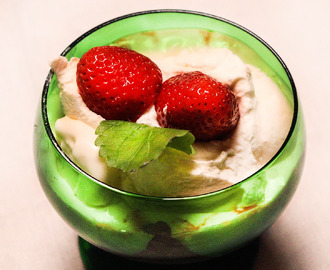 Grillade jordgubbar med vaniljglass