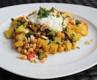 Vegetarisk pytt i panna med äppeltzatziki