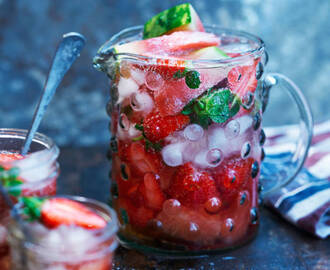 Agua fresca med melon & jordgubbar