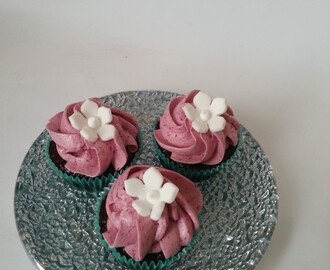 Mini cupcakes med choklad och bär