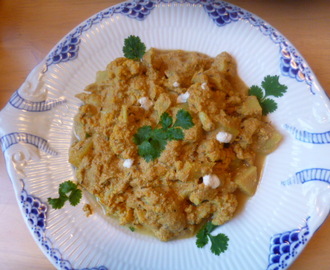 Aloo gobi curry – Krämig indisk potatis- och blomkålsgryta